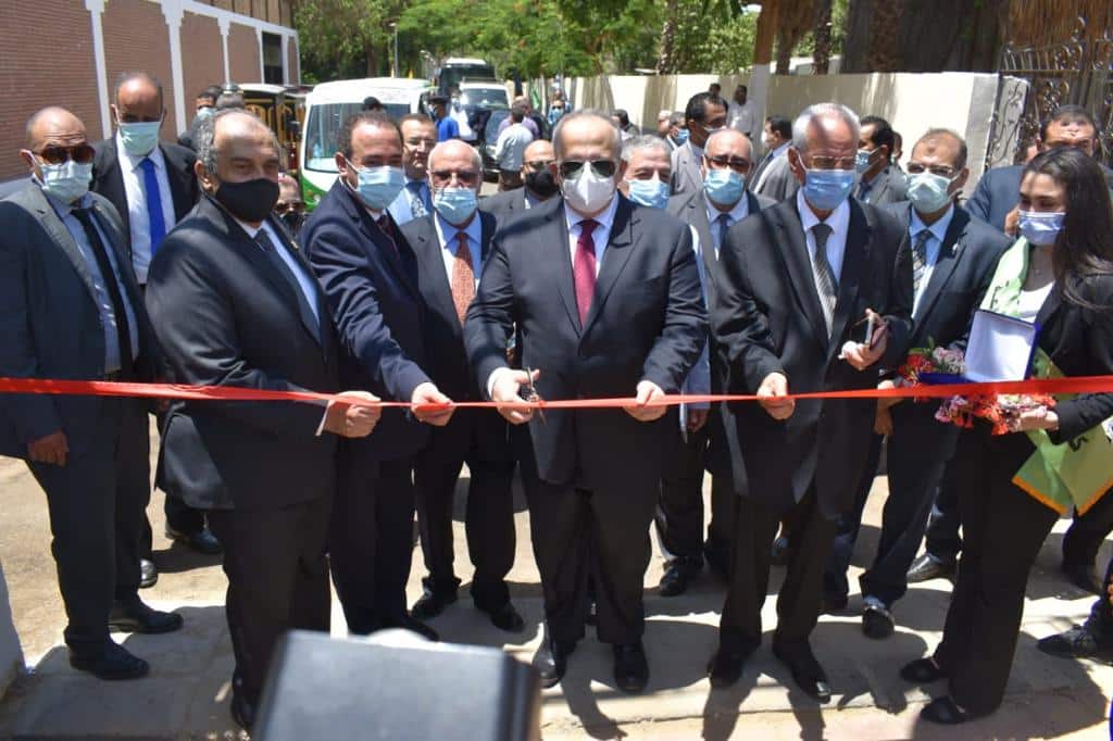 الخشت يترأس مجلس كلية الزراعة ويفتتح أحدث التجديدات والتجهيزات بالكلية .. يطلق أكبر مشروع لتطوير محطة التجارب الزراعية ومزارع الكلية بوادي النطرون وفق أحدث المواصفات العالمية