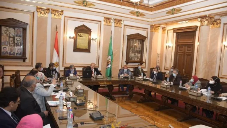 لتقييم أداء مستشفيات العزل بالجامعة .. الخشت يترأس اجتماع اللجنة العليا للمستشفيات