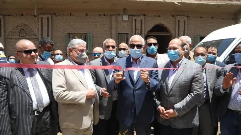 بتكلفة 95 مليون جنيه .. محافظ الجيزة يفتتح مشروع محطة رفع الصرف الصحي بقرية الصُفيرة بأوسيم