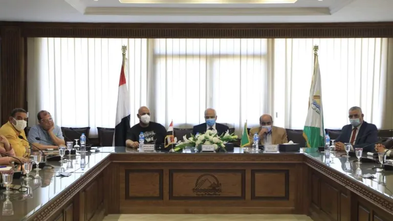 راشد: إزالة كافة التعديات علي خطوط التنظيم بترعة المريوطية