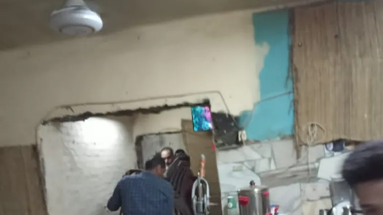 لتقديمهم الشيشة للمواطنين  .. غلق ١٢ مقهي بحى شمال والوراق ومركز البدرشين