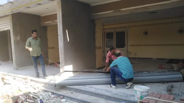 الجيزة: ايقاف ٤ حالات تحويل من سكنى لتجارى وحالة بناء مخالف بحدائق الأهرام