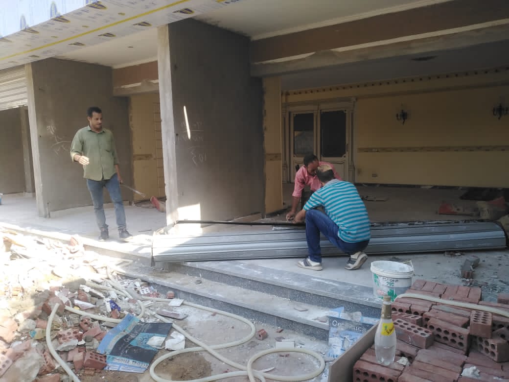 الجيزة: ايقاف ٤ حالات تحويل من سكنى لتجارى وحالة بناء مخالف بحدائق الأهرام