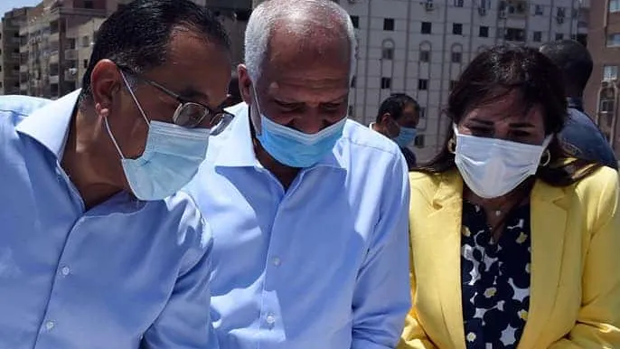 رئيس الوزراء يتفقد أعمال تنفيذ محور "ترسا" بالجيزة .. يستمع لشرح من المحافظ