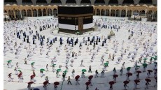 قبل رمضان .. السعودية تخفف قيود كورونا .. منها إلغاء تصريح الصلاة والتباعد والكمامة .. تعرف على التفاصيل