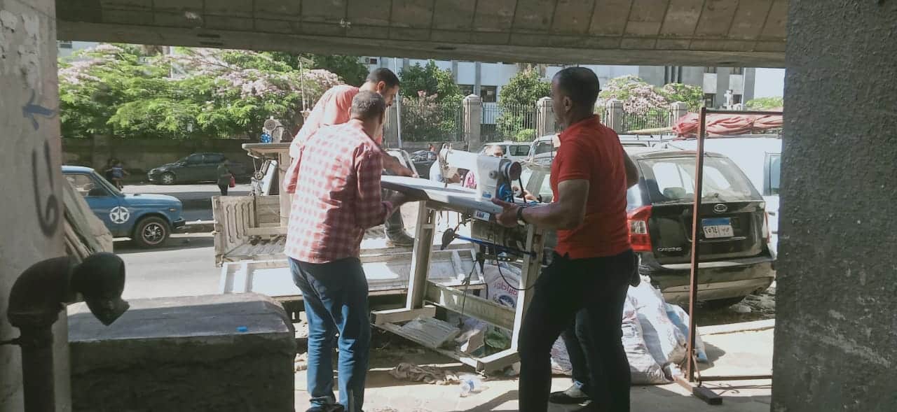 غلق وتشميع مصنع للملابس ومصادرة محتوياته بحي جنوب الجيزة