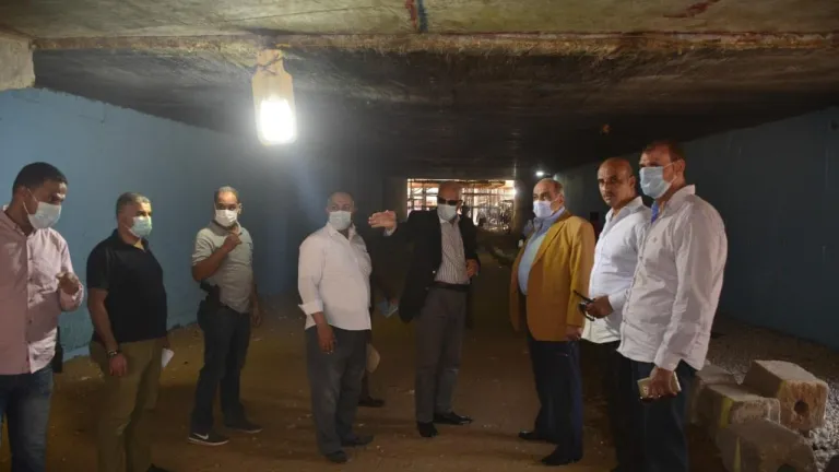 محافظ الجيزة: إصلاح طفوحات الصرف ورفع كفاءه نفق أبو زارع