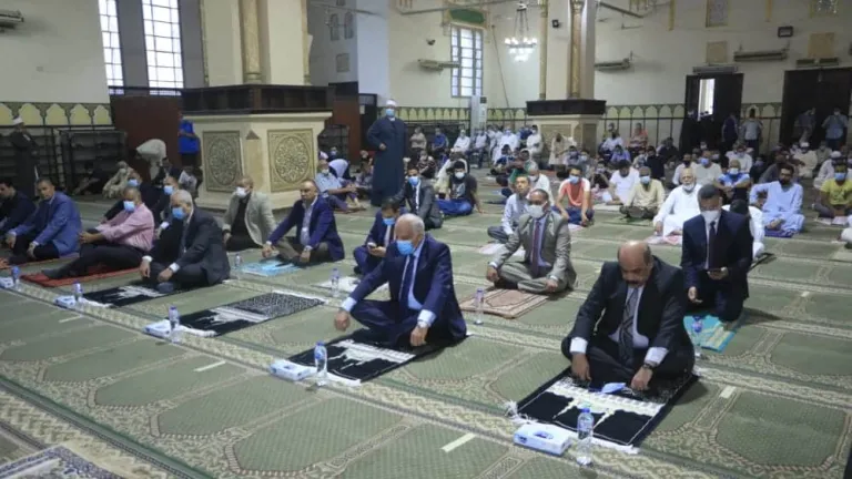 عقب أدائه لصلاة عيد الأضحى بمسجد المغفرة بحي العجوزة .. محافظ الجيزة يتفقد المجازر لمتابعة فتحها للجمهور مجاناً