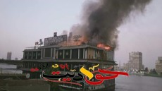 شاهد بالفيديو .. مدير امن الجيزة ورئيس حى جنوب يشرفان على عملية إطفاء حريق مركب النيل دراجون السياحى بجوار كوبرى الجامعة