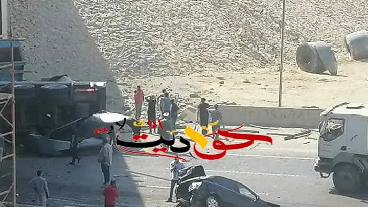 مصرع واصابة 6 اشخاص اثر تصادم مقطورة بـ 5 سيارات اسفل الدائرى الاوسطى بحلوان