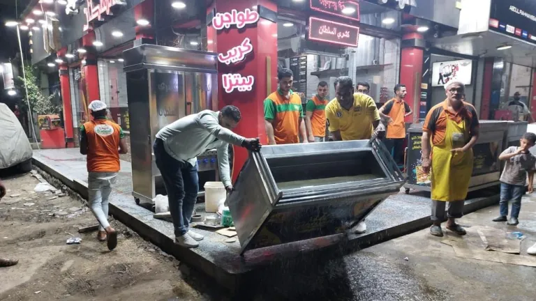 الجيزة: حملات مكبرة لإزالة الاشغالات وتعديات المحال التجارية والمقاهى .. هذا ما اسفرت عنه