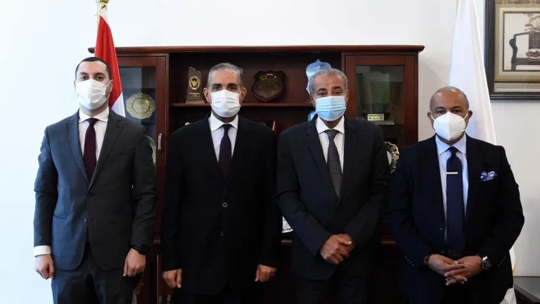 لإنشاء منطقة تجارية .. التموين توقع بروتوكول تعاون مع محافظة كفر الشيخ