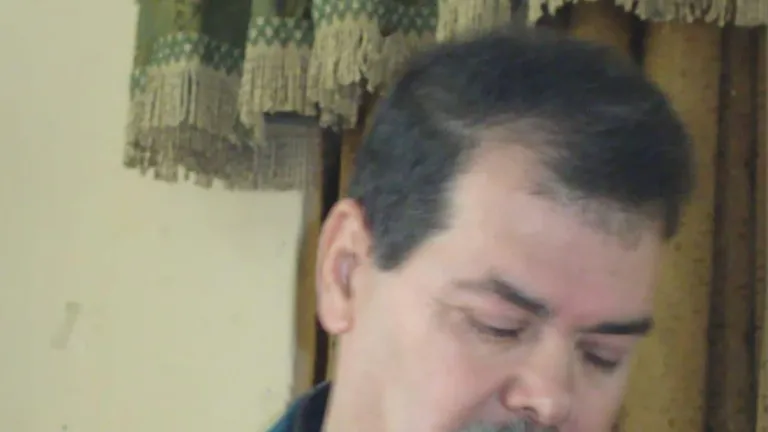 شمس الحوامدية يكتب عن الاستاذ محمد حسن