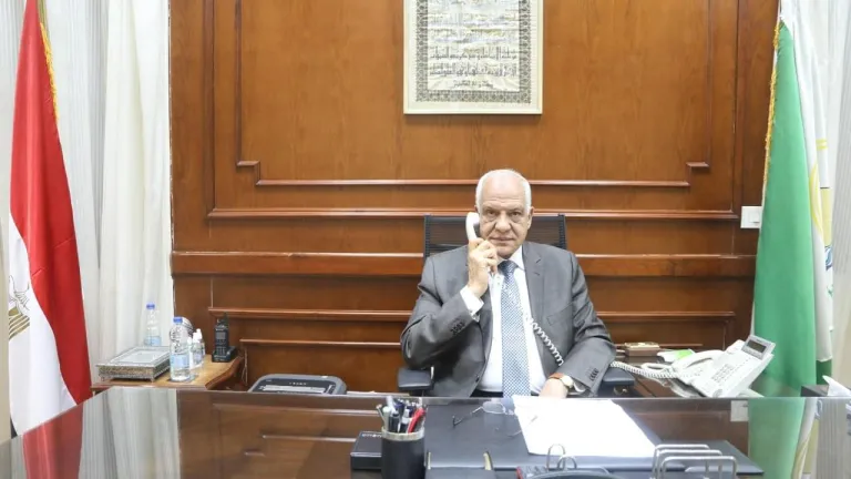 محافظ الجيزة يهنئ أوائل الثانوية العامة من أبناء المحافظة .. يعلن عن حفل تكريم لهم بالديوان