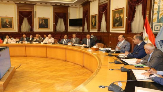 محافظ القاهرة لعمال النظافة: القيادة السياسية لن تقبل بأى تقصير فى مستوى النظافة خلال الفترة المقبلة