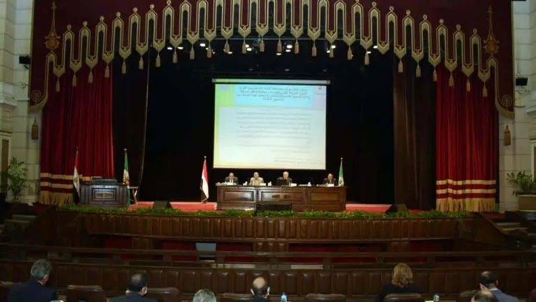 مجلس جامعة القاهرة .. يُصدر قرارات هامه منها إنشاء كلية لتطبيقات الذكاء الاصطناعي والروبوت