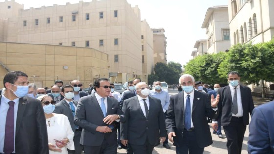 وزير التعليم العالي ورئيس جامعة القاهرة يتفقدان عيادات العناية بالمرأة والعيادات التخصصية الجديدة بمستشفى النساء والتوليد بالقصر العيني