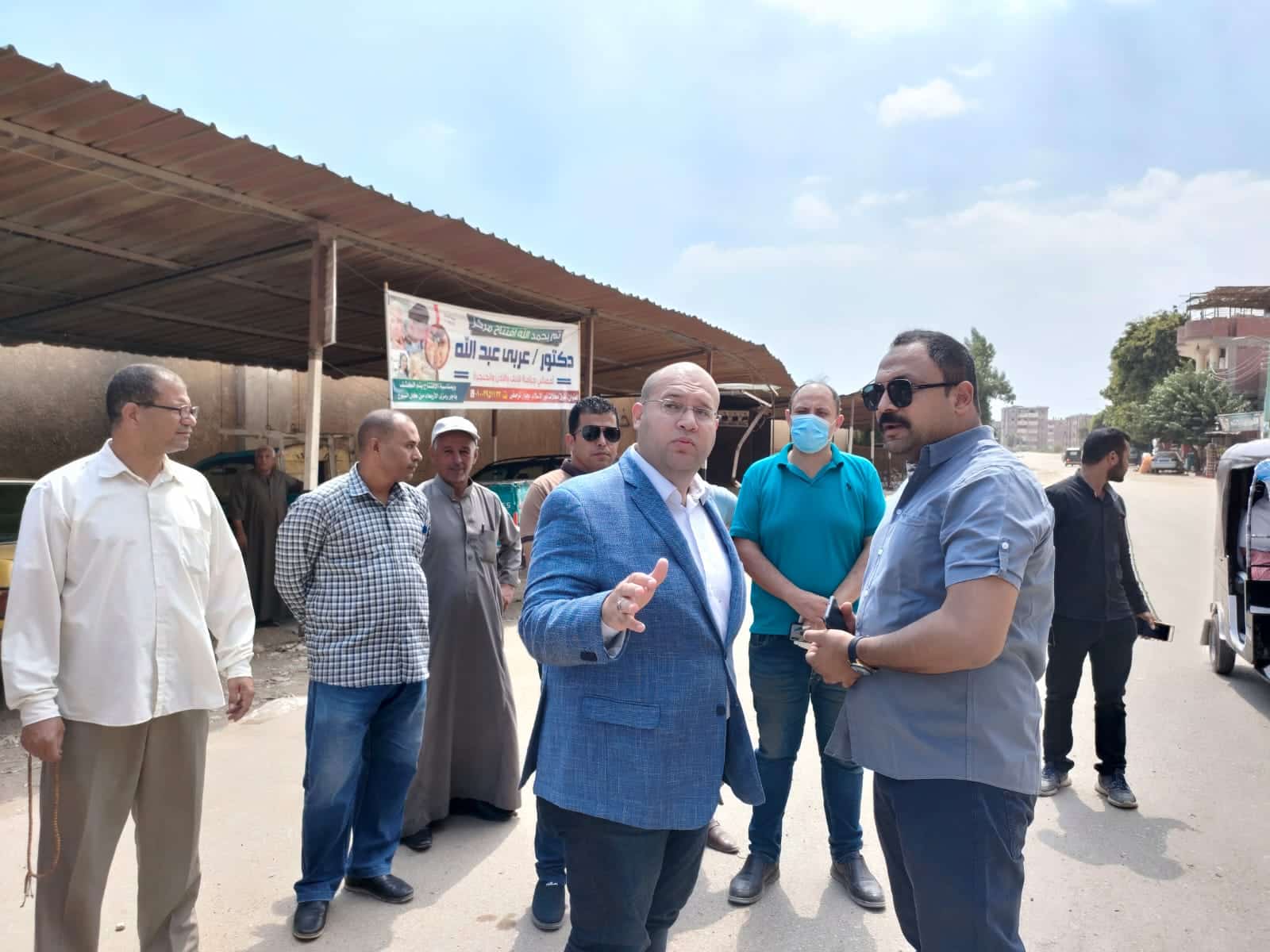 خلال جولته الميدانية .. الشهابى لاصحاب بكيات سوق السويقة بالعياط لا تخافوا سيتم إنشاء بكيات جديدة بشكل حضارى .. يتفقد مركز الرعاية الصحية الأولية بقرية القطوري