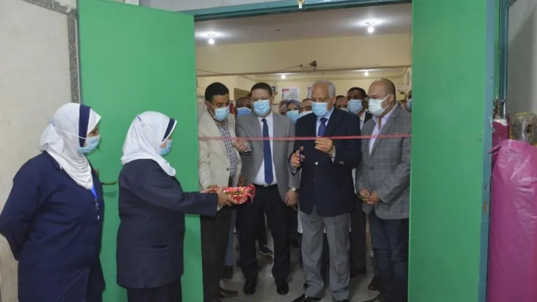 محافظ الجيزة يفتتح قسم العناية المركزة بمستشفى أوسيم المركزى .. يطمئن على الحالة الصحية للمرضى