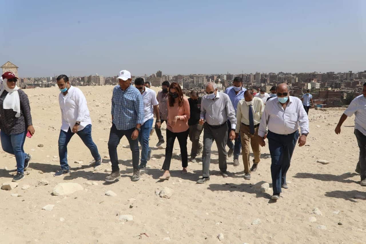 جولة ميدانية .. لمحافظ الجيزة لمتابعة نسب تنفيذ إزالة العقارات المتهالكه .. بمنطقة سن العجوز الغير أمنه