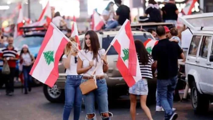 لحل مشكلة العنوسة .. بنات لبنان يطلقون هشتاج #تزوجني_بدون_مهر