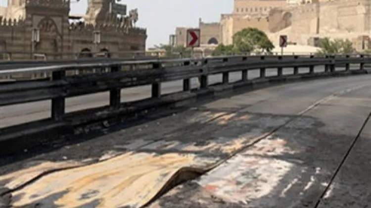 لرفع كفاءة طبقة الإيبوكسي .. غلق جزئي لكوبري الجيزة المعدني