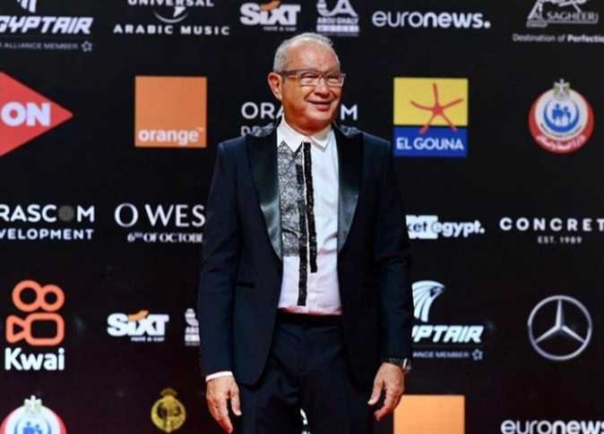 ساويرس يرد على منتقدى “عُرى الجونة” .. موتوا بغيظكم .. عايزين نشوف الجمال ولا ترجعونا للوراء