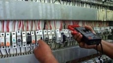 100 ألف جنيه أو 6 شهور حبس .. عقوبة سرقة التيار الكهربائي .. هذه هى شروط التصالح