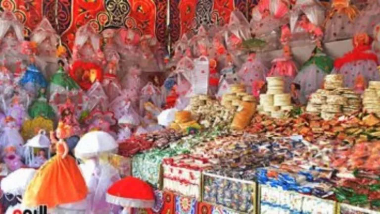 ضبط ما يقرب من 4 طن حلوى المولد مغشوشة و150 مرتبة إسفنجية مجهولة المصدر داخل مصنعين بالجيزة