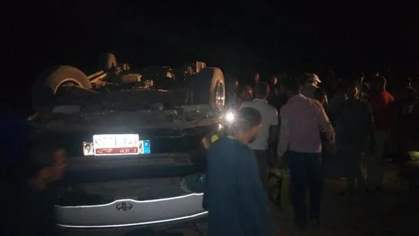 مصرع سيدة وطفلتها وإصابة 4 من أبنائها في انقلاب سيارة بالهرم