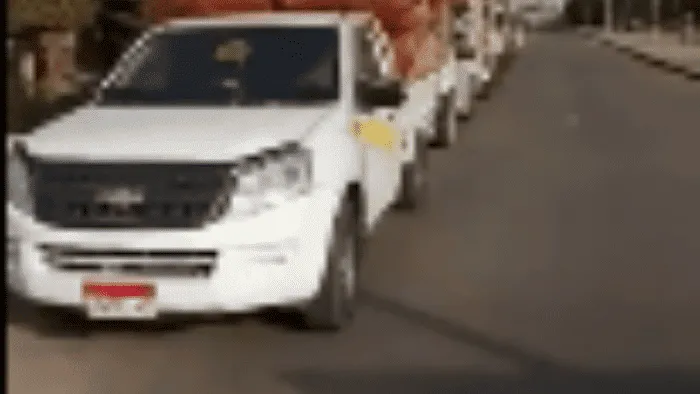 حملات علي الاسواق العشوائية بحى جنوب وابو النمرس وكرداسة .. ضبط ١٤ سيارة خضراوات وفاكهه قبل البيع بأسعار مرتفعه للمواطنين خارج سوق الجمله