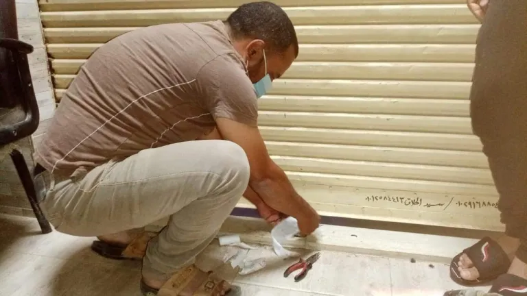 لعدم تنفيذ قرار رئيس الوزراء .. غلق وتشميع 30 محل تجاري وورشه منهم الحوامدية والبدرشين