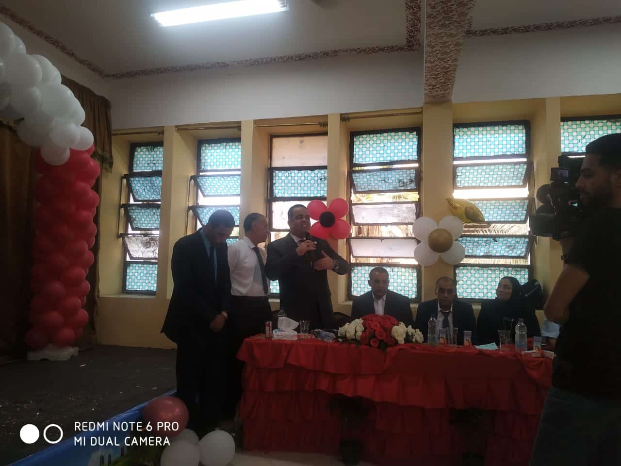 2X1 .. شمس الحوامدية يقيم حفل المولد النبوى الشريف وانتصارات أكتوبر بمسرح الثانوية بنات .. يبهر الحضور من خلال الاسكتشات