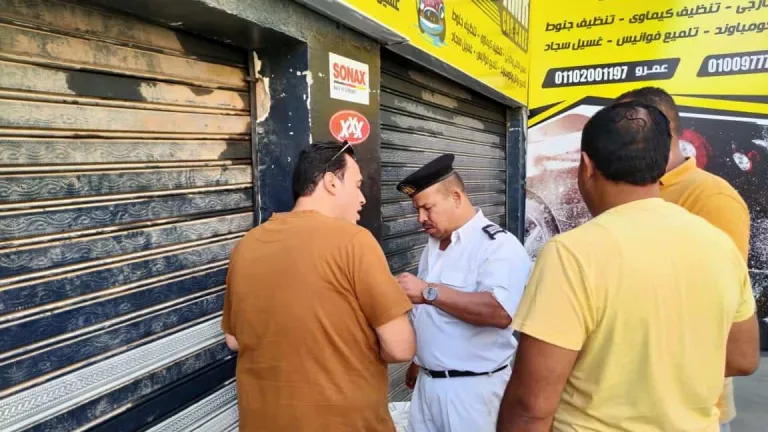 غلق وتشميع ٢٠ مقهي ومطعم ومحل مخالف بحدائق الاهرام