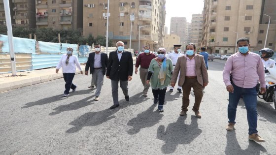 سيراً على الاقدام محافظ الجيزة يعاين التحويلات المرورية بشارع الهرم