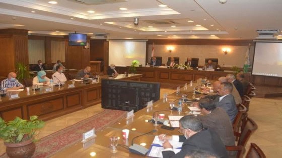 محافظ الجيزة لـ “رؤساء المراكز والمدن” .. شرف لكل مسئول أن يشارك بموقع مسئوليته فى فترة بناء الجمهورية الجديدة .. يوجه بتعزيز موارد المحافظة و سرعة البت فى طلبات التصالح بالقرى