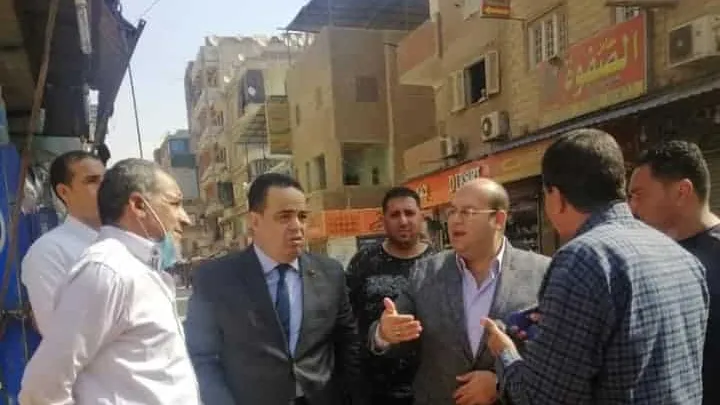 سيراً على الأقدام .. الشهابى وهلال يتفقدان مدينة الحوامدية وقراها لمتابعة استكمال المشروعات