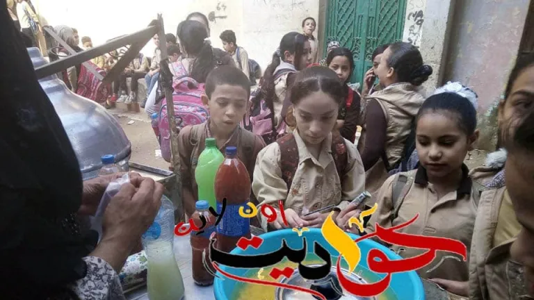 بالصور .. صرخة أهالى الحوامدية وقراها لمحافظ الجيزة .. هل يرضيك هذا .. انقذ اولادنا من خطر الاصابة بالامراض بسبب انتشار الباعة الجائلين امام المدارس