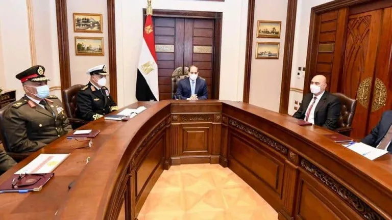 السيسي يوجه بربط مشروعات حماية الشواطئ الساحلية على البحر المتوسط بشبكة المحاور والطرق الرئيسية الجديدة المحيطة بمدينة الإسكندرية