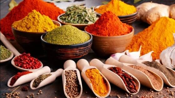 أفضل 5 توابل يمكن أن تساعد في مكافحة آلام الركبة