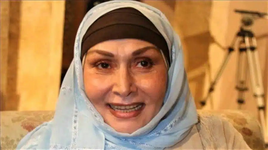 حلا شيحه تطالب جمهور الفنانه سهير البابلى بالدعاء لها إثر تعرضها لوعكة صحية