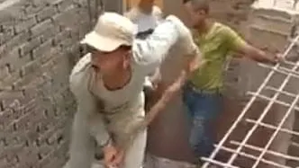 فاكر نفسه بيضحك على الحكومة .. هذا ما حدث لصاحب عقار فى امبابة صدر له قرار ترميم لعقاره فقام باستكمال البناء