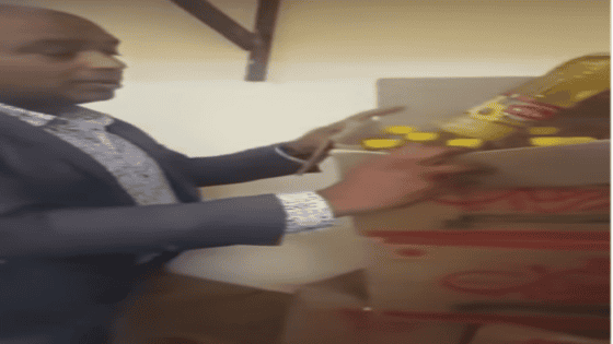 ضبط مصنع يقوم بتجميع الزويت المستخدمة من المنازل والمطاعم وإعادة تعبئتها وبيعها مرة اخرى للمواطنين فى الجيزة