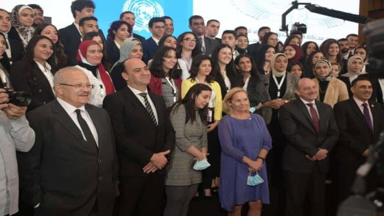 طلاب جامعة القاهرة يعرضون نموذج محاكاة مؤتمر الدول الأطراف في اتفاقية الأمم المتحدة لمكافحة الفساد