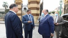محافظ القاهرة يتابع دخول العاملين لديوان عام المحافظة بعد التأكد من حصولهم على لقاح فيروس كورونا