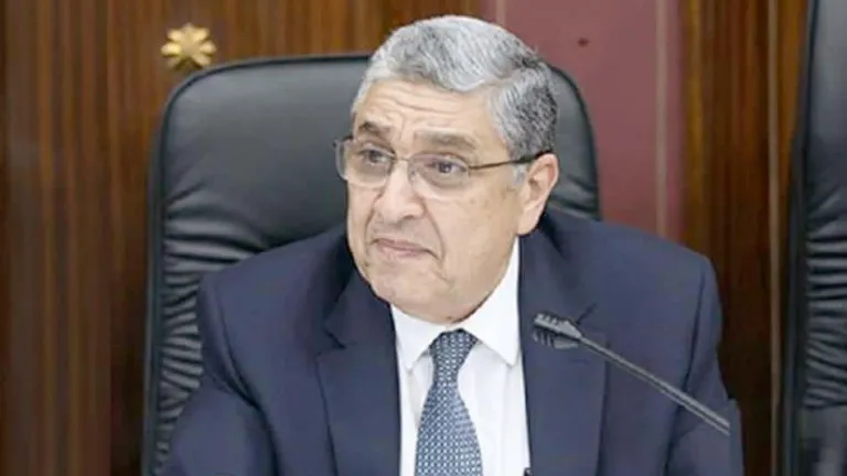 غضب بين العاملين بشركة شرق الدلتا لإنتاج الكهرباء .. والسبب