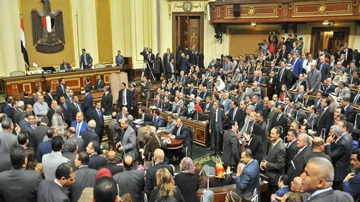وزير التعليم يُغضب رئيس البرلمان .. الحكومة تعتذر