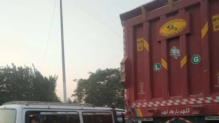 "حواديت أون لاين" لمحافظ الجيزة .. كارتة المحاجر فى البدرشين تمثل صداع مزمن للمواطنين بسبب التكدس المرورى (فيديو)