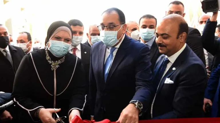 رئيس الوزراء يقوم بجولة في المنطقة الاستثمارية لمجموعة التنمية الصناعية بمدينة السادس من أكتوبر