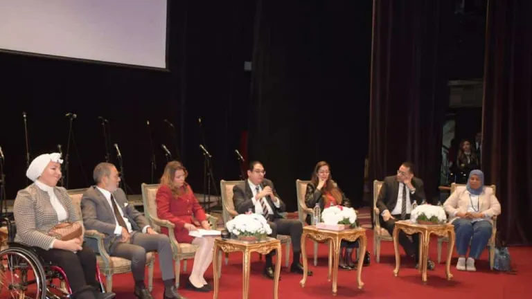 جامعة القاهرة تختتم فعاليات حملة الـ 16 يومًا لمناهضة العنف ضد المرأة